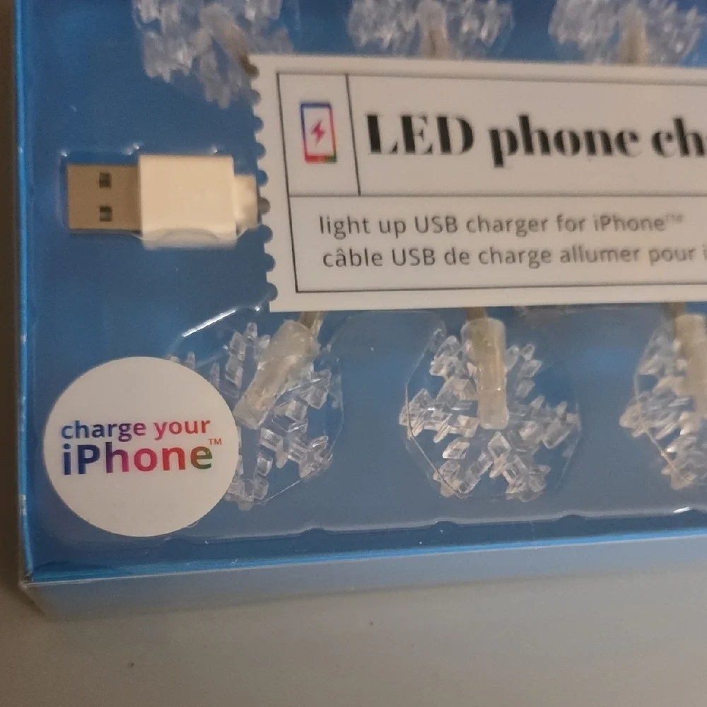 DCI, Iphone Snow Flake Led Phone Charger